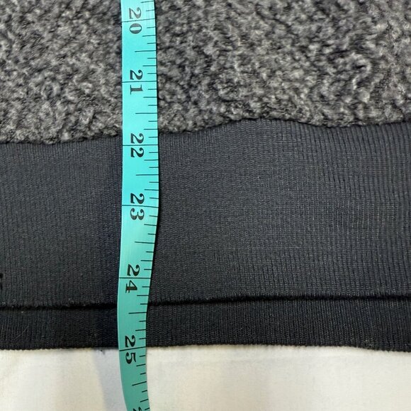 Patagonia Womens Woolyester™ Fleece Pullover Gray Size M Style 26950, EUC - Picture 5 of 11